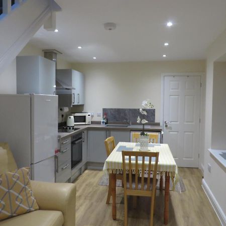 Station Retreat 6B Comberton Terrace Apartment คิดเดอร์มินสเตอร์ ภายนอก รูปภาพ