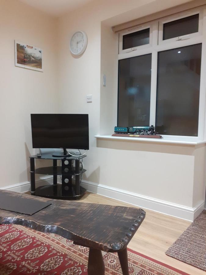 Station Retreat 6B Comberton Terrace Apartment คิดเดอร์มินสเตอร์ ภายนอก รูปภาพ